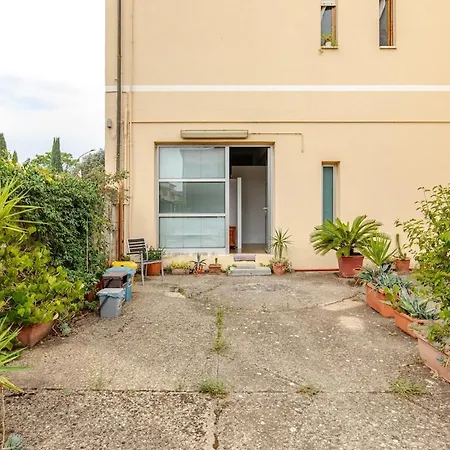 Tuscany Crossroad Apartment *