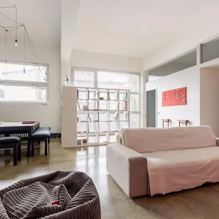 Tuscany Crossroad Apartment *